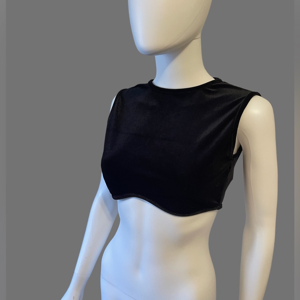 Velvet, sleeveless crop top